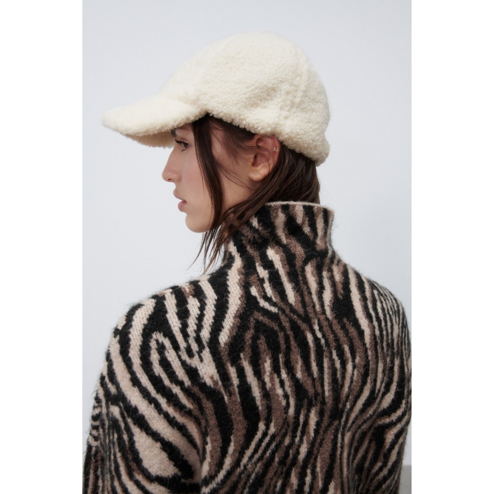 Zara faux shearling cap - Picture 4 of 12